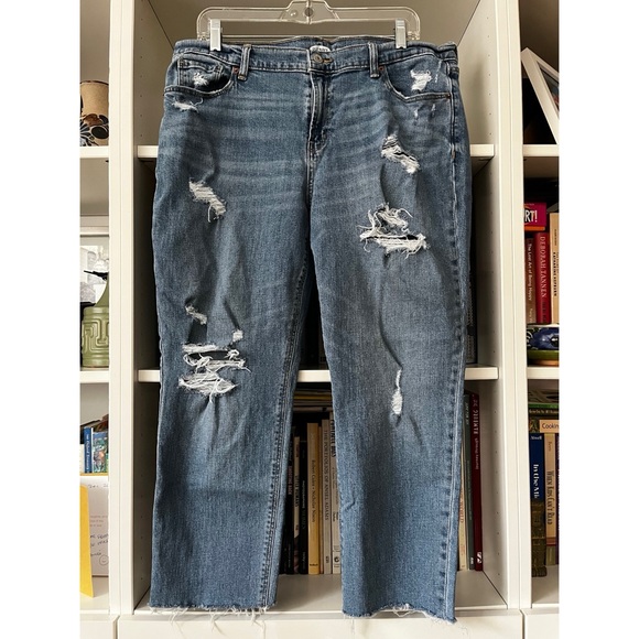 Like new Old Navy boyfriend mid-rise ankle length distressed jeans, 14 - Picture 1 of 7
